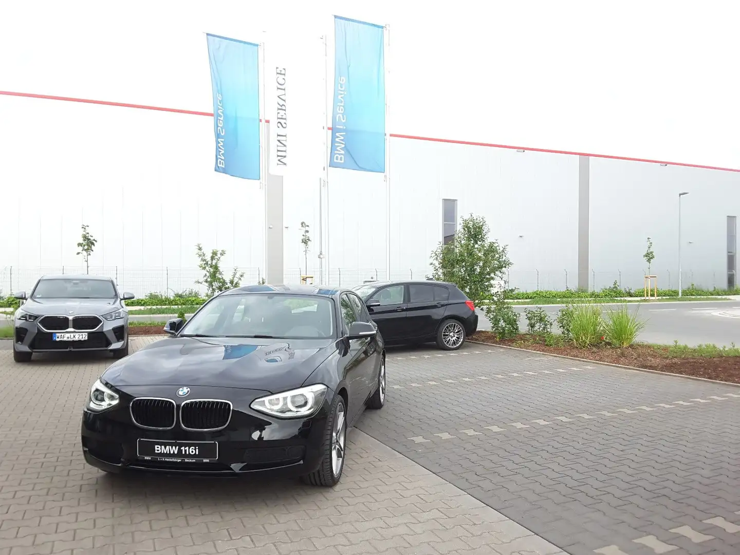 BMW 116 i,Navi,Klima,Bluetooth,SHZ,PDC,MFL,Alu 19" Schwarz - 1