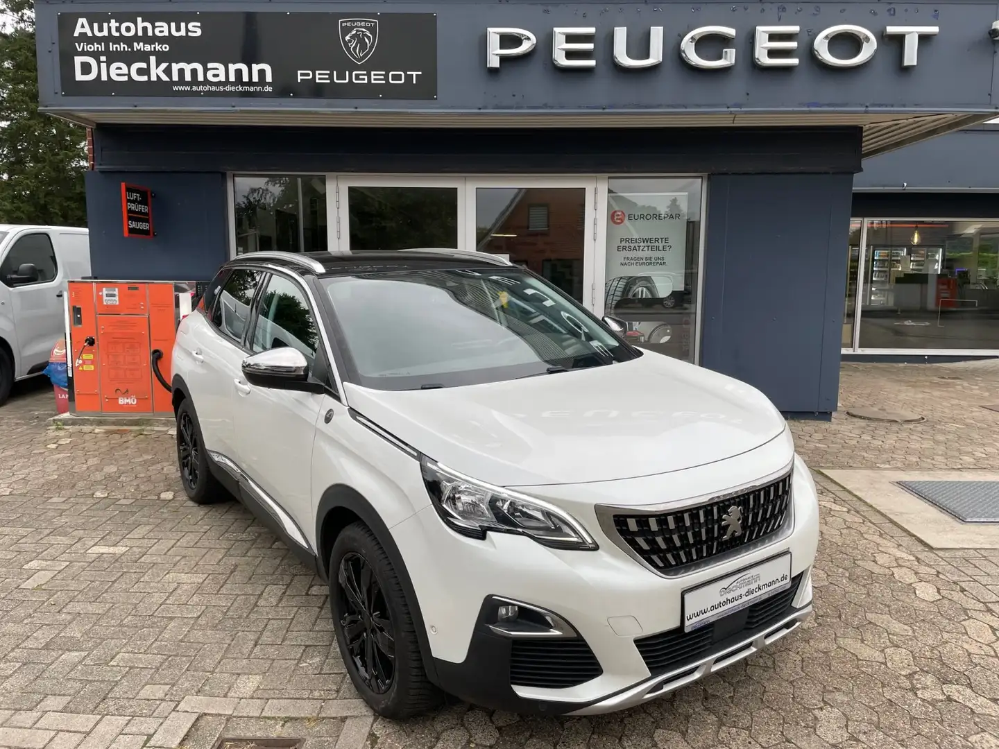 Peugeot 3008 PureTech 130 EAT8 Stop & Start Crossway Weiß - 1