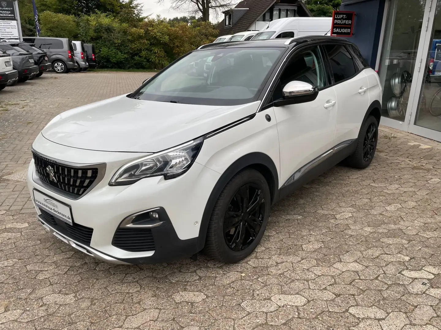 Peugeot 3008 PureTech 130 EAT8 Stop & Start Crossway Weiß - 2