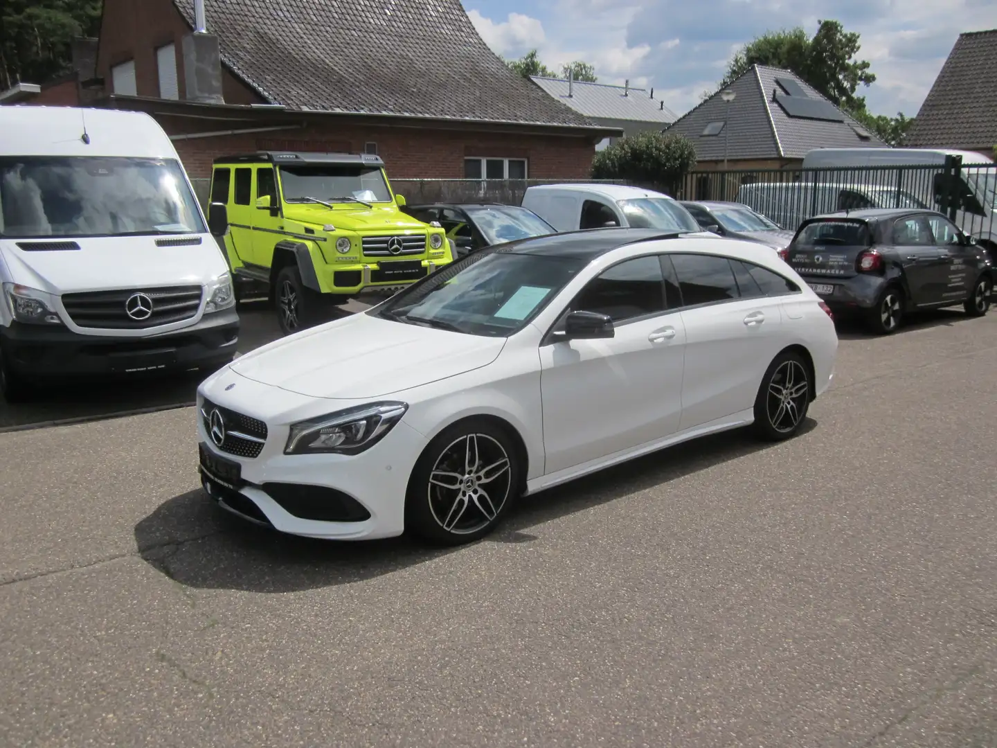 Mercedes-Benz CLA 180 CLA Shooting Brake 180 7G-DCT AMG Line Blanc - 2