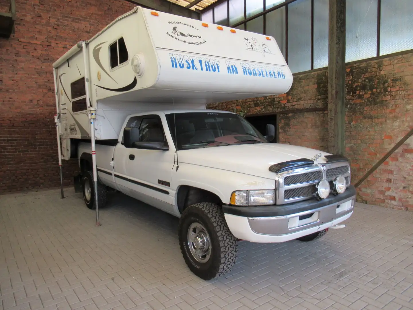 Dodge RAM 2500 12V Cummins-Diesel lang mit Wohnkabine Weiß - 1