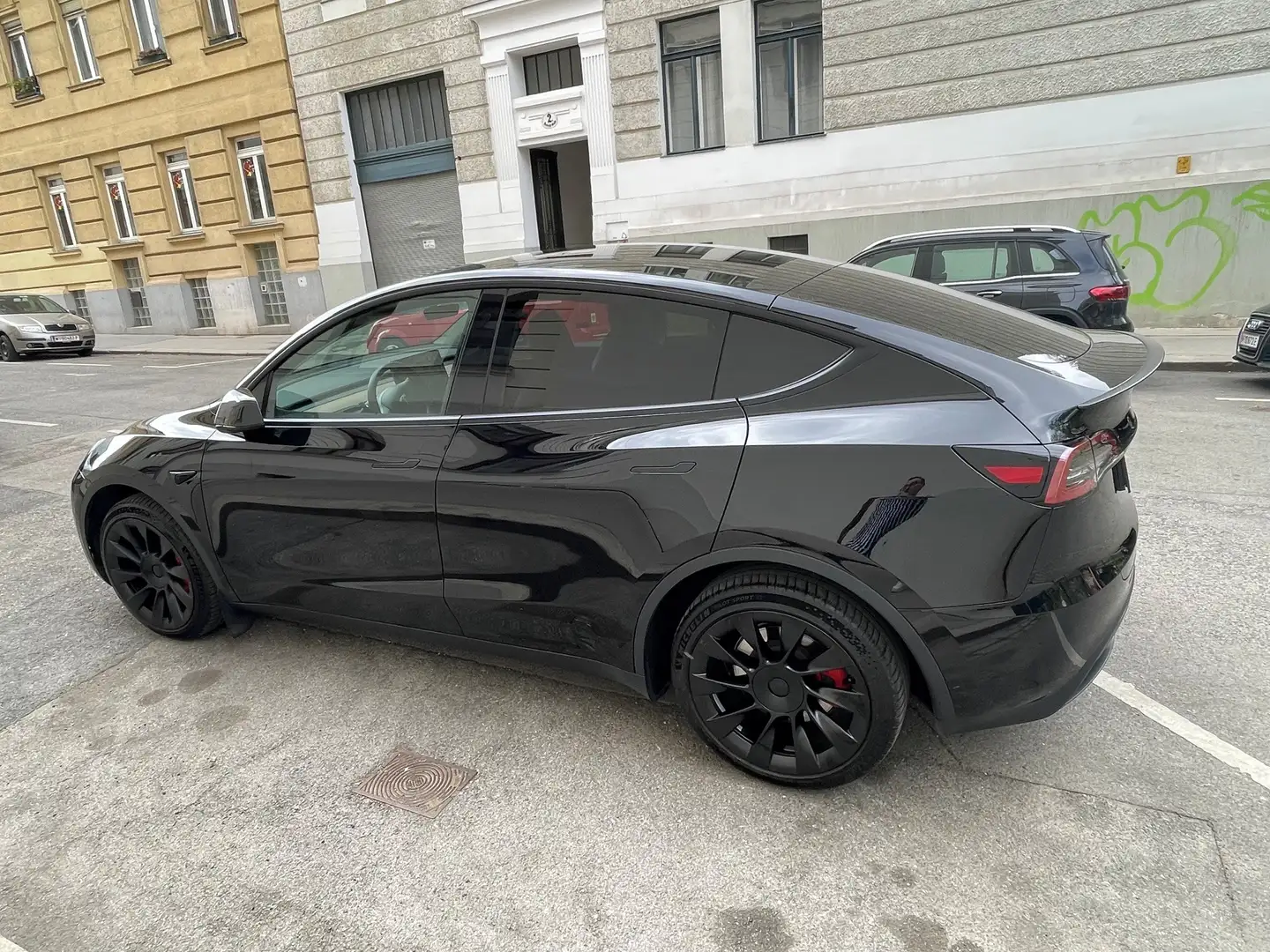 Tesla Model Y Model Y Long Range AWD 75kWh Schwarz - 2