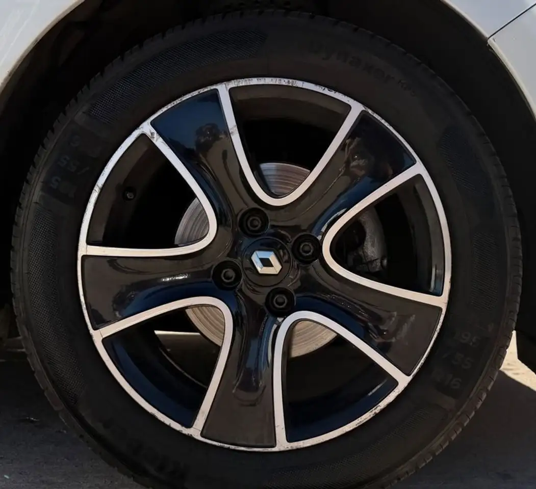 Renault Clio Citadine 5 portes — photo 26