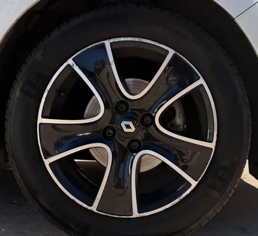 Renault Clio view 26