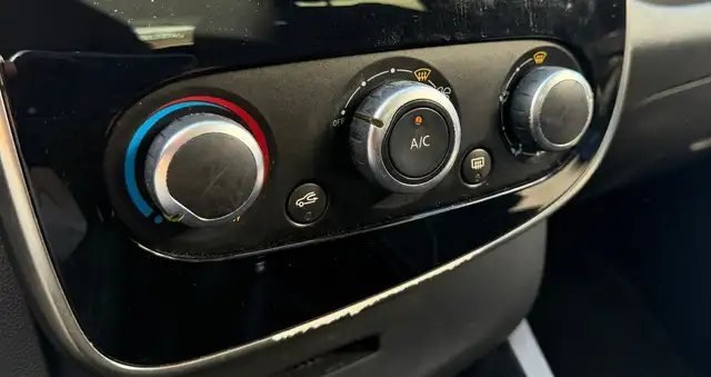 Renault Clio view 16