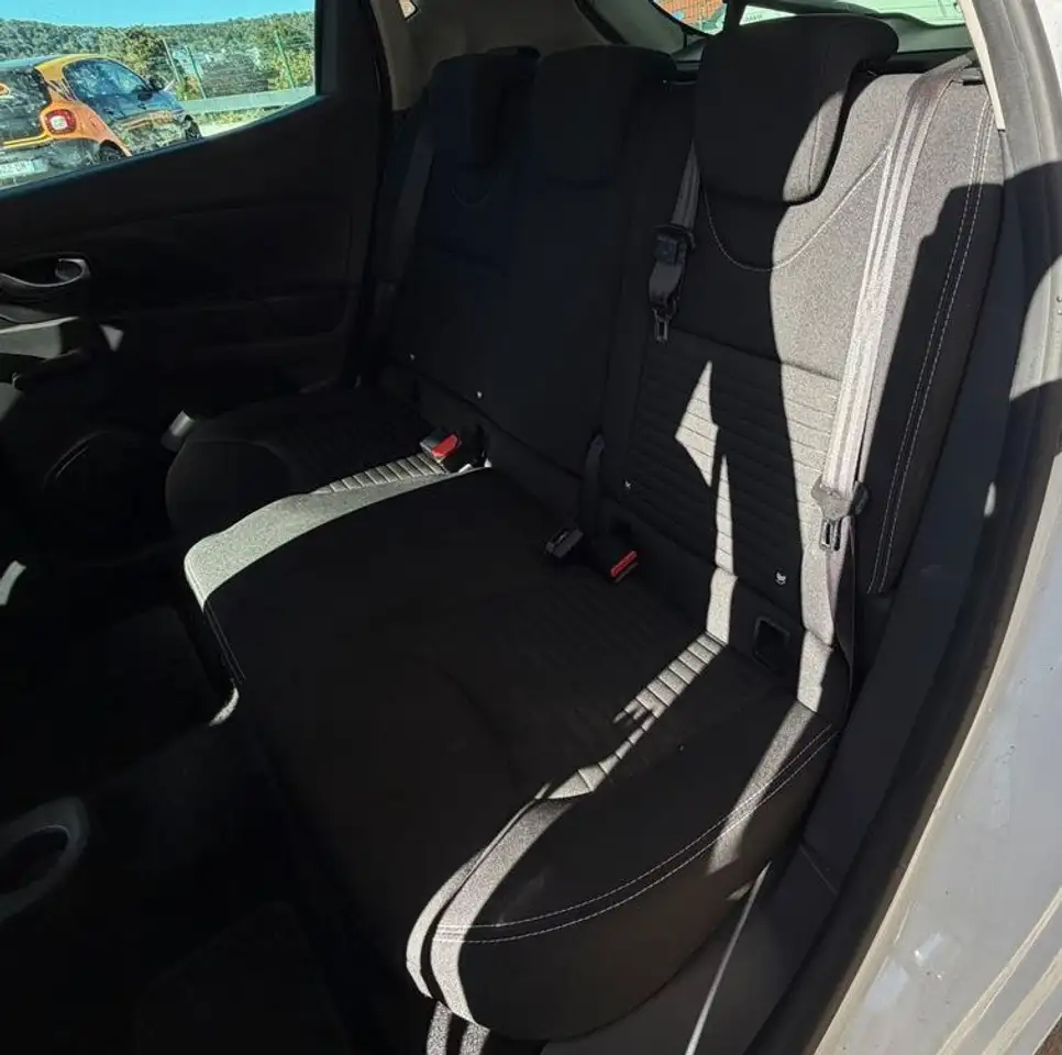 Renault Clio Citadine 5 portes — photo 10