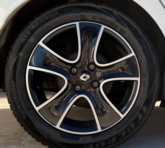 Renault Clio view 27