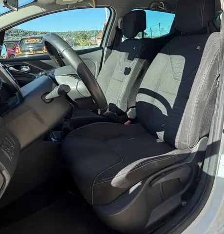 Renault Clio view 8