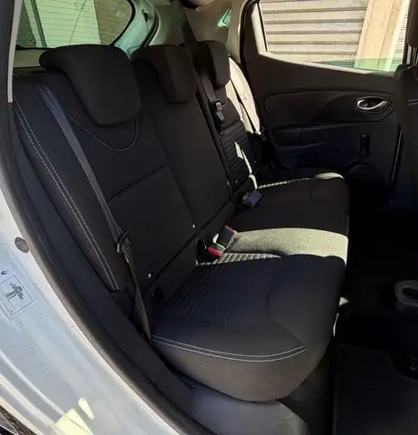 Renault Clio view 30