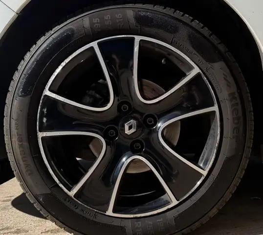 Renault Clio view 29