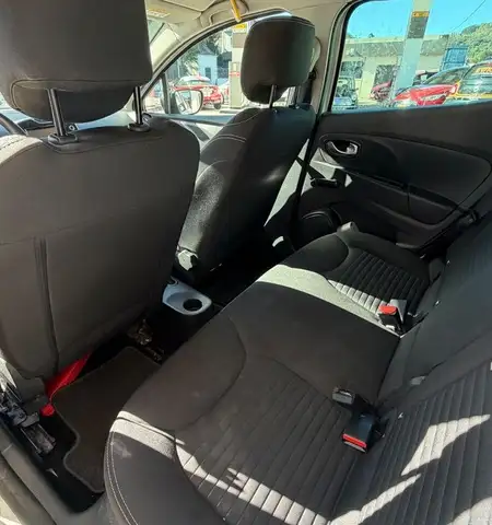 Renault Clio view 11