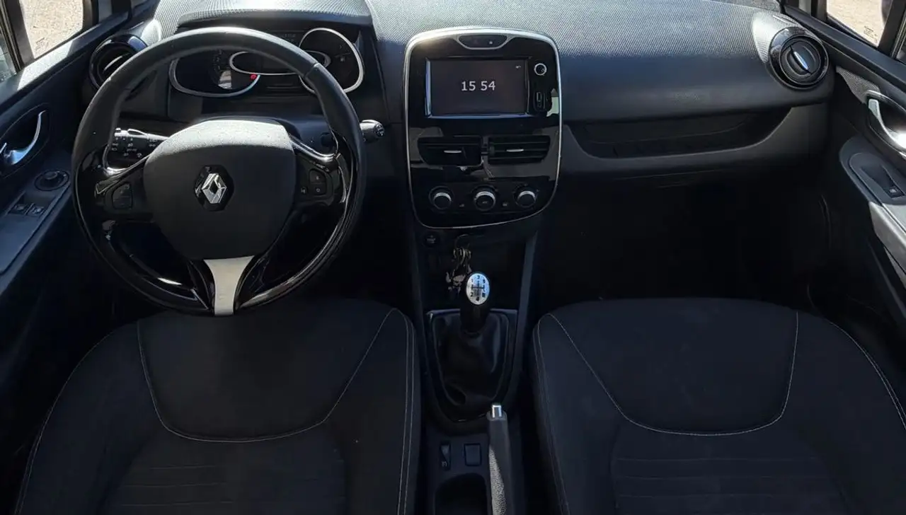 Renault Clio Citadine 5 portes — photo 12