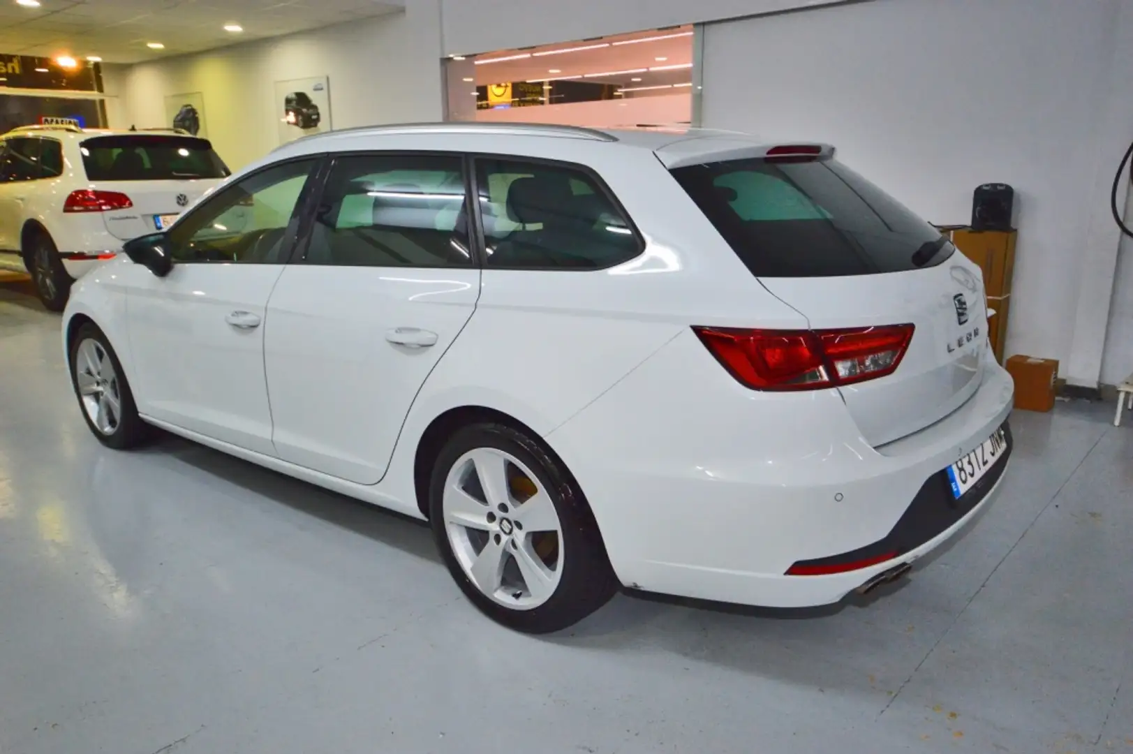 SEAT Leon ST 1.4 TSI ACT S&S FR 150 Blanco - 2
