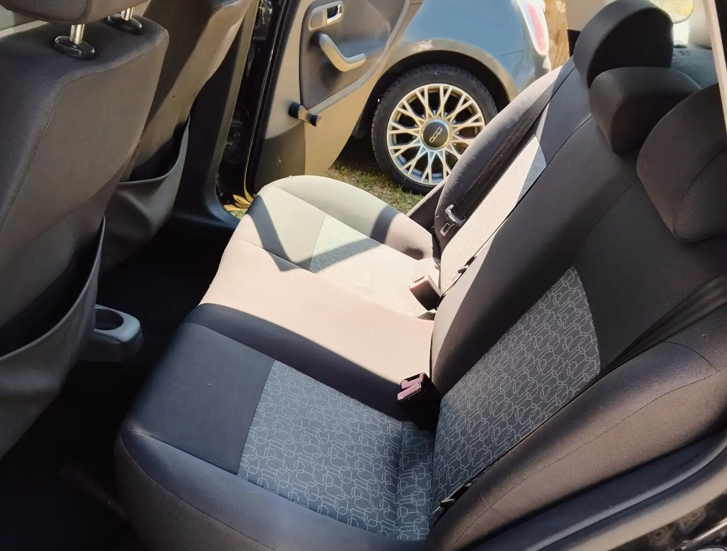 SEAT Ibiza Ibiza 5p 1.2 12v Special Edition Dual Noir - 2