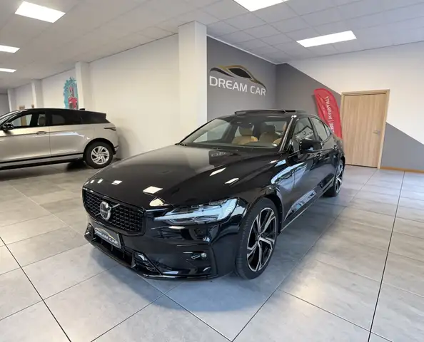 Volvo S60 S60 III 2023 2.0 b4 Ultimate Dark auto