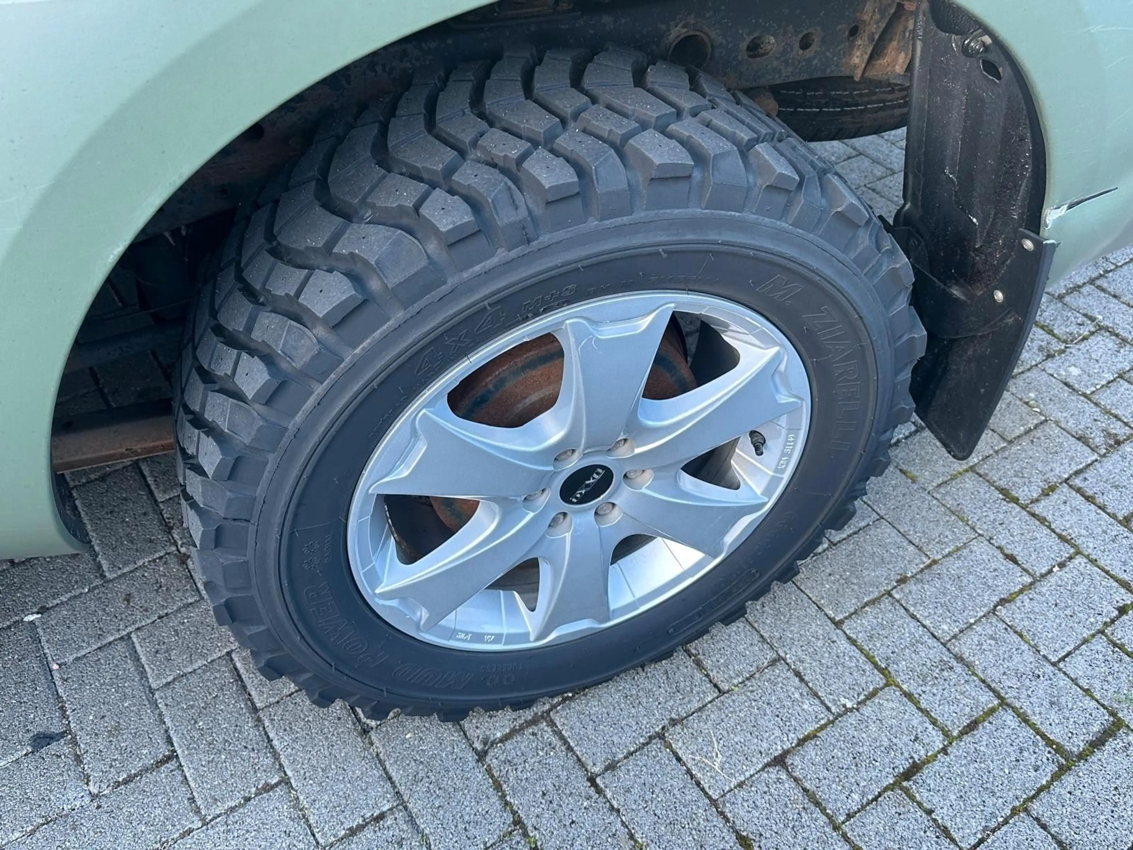 Nissan Navara NP300 N-Connecta Double Cab 4x4 — photo 4