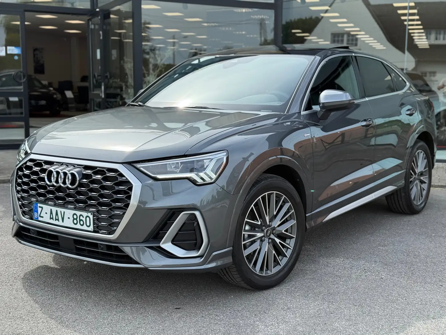 Audi Q3 Sportback * EN PREPARATION Gris - 1