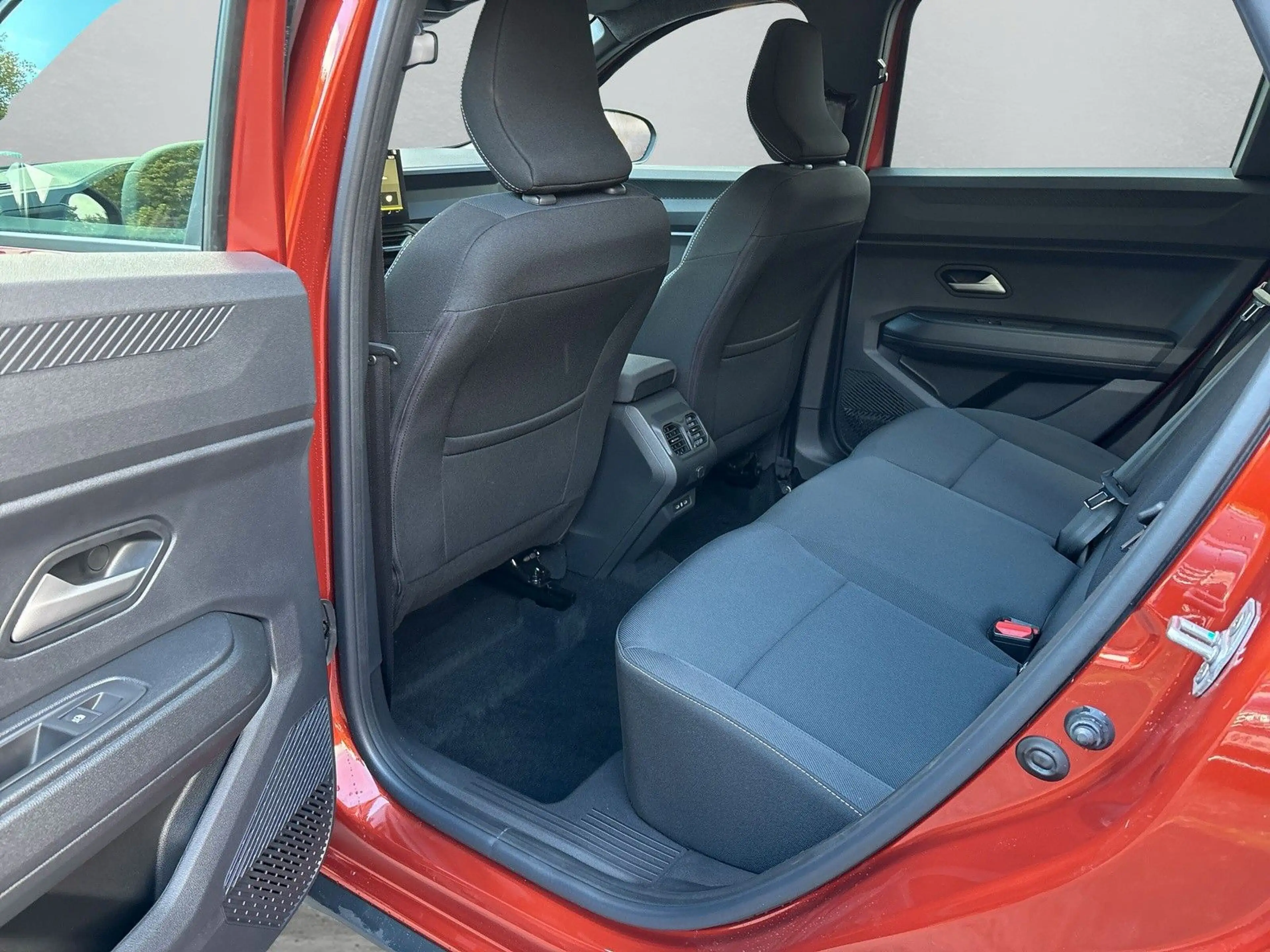 Dacia Bigster TCe 140 Expression — photo 12