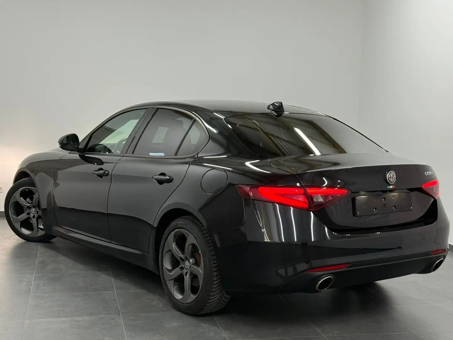 Alfa Romeo Giulia Giulia 2.0 T Super - 1erMain - Boite auto - Carnet Noir - 2