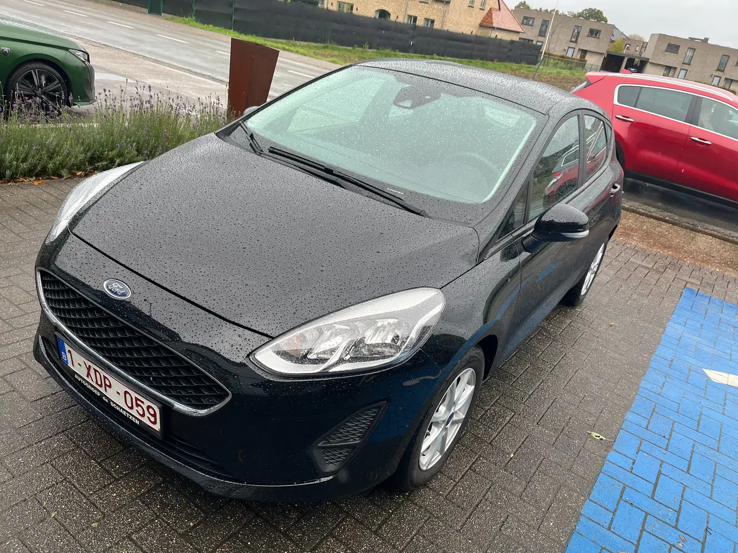 Ford Fiesta Fiesta 1.1 TREND Zwart - 1