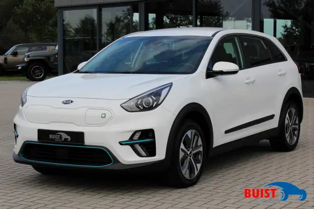 Kia e-Niro DynamicLine 64 kWh 3 FASE AD. CRUISE CARPLAY VOORV
