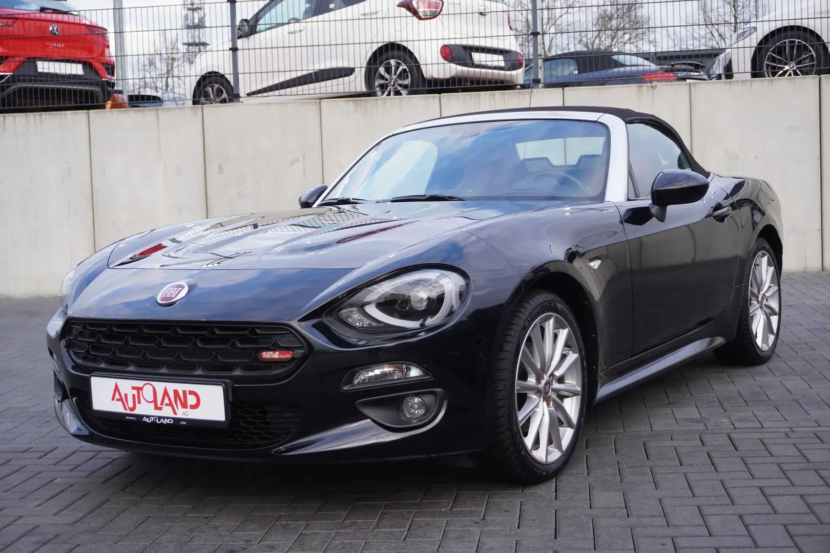 Fiat 124 Spider 1.4 Turbo Lusso LED Navi Leder Kamera Noir - 2