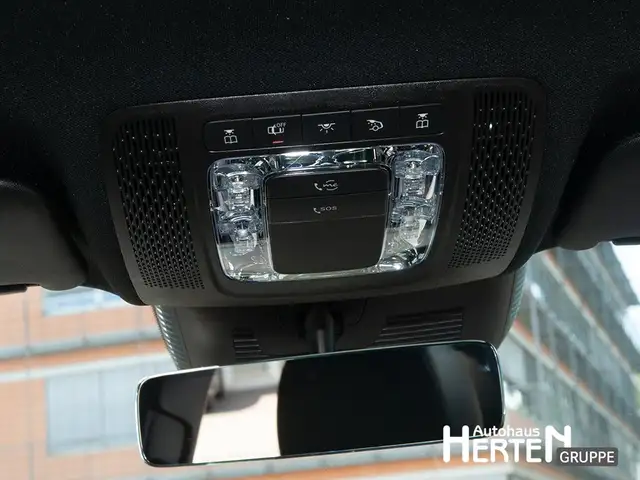 Mercedes-Benz GLA view 10
