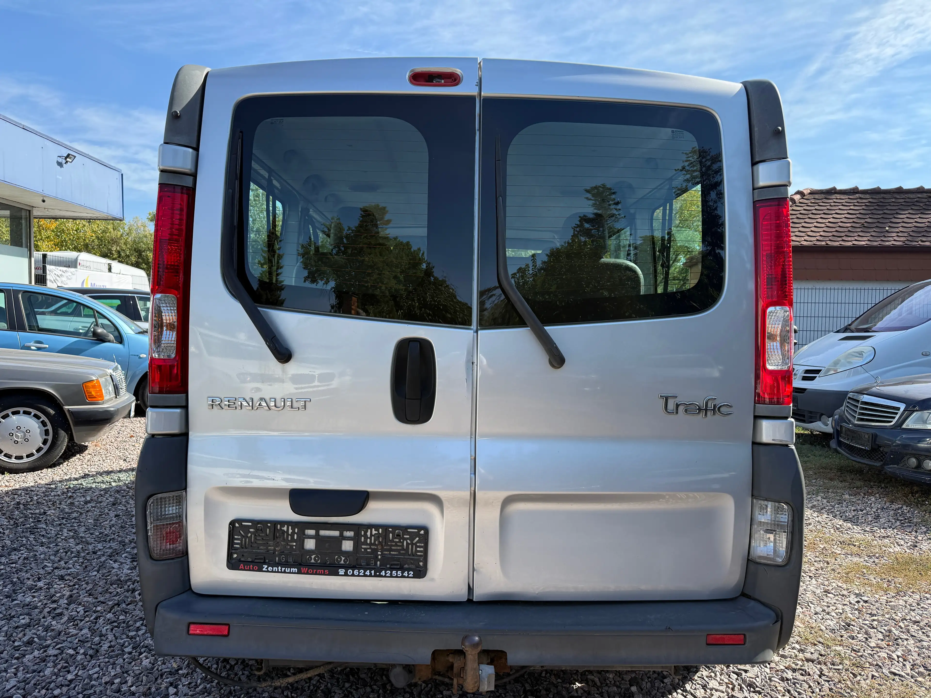 Renault Trafic L2H1 2,9t (9 Sitze) verglast — photo 6