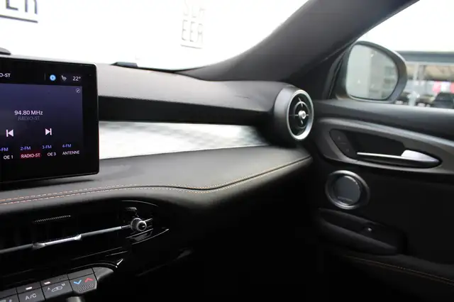 Alfa Romeo Tonale Veloce Plug-in e-AWD 1.3 270PS AWD Ansicht 14