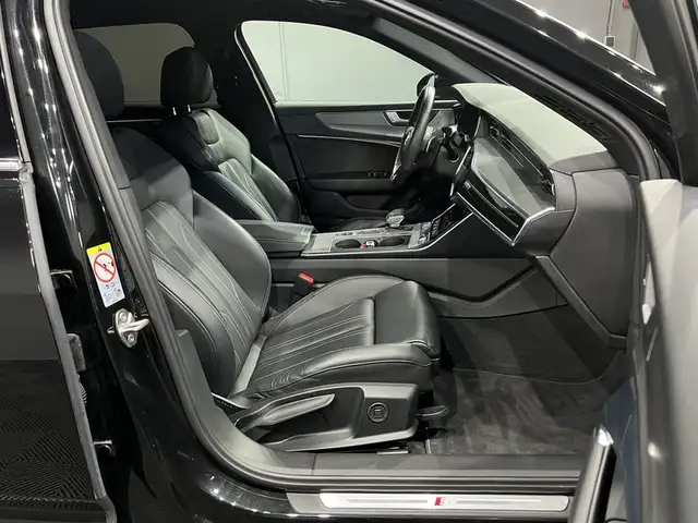 Audi A6 Avant view 13