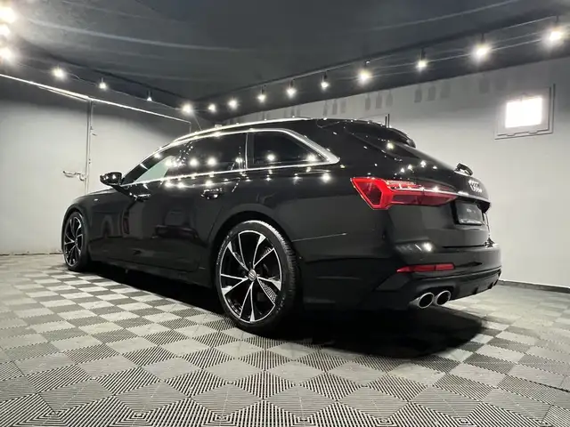 Audi A6 Avant view 3