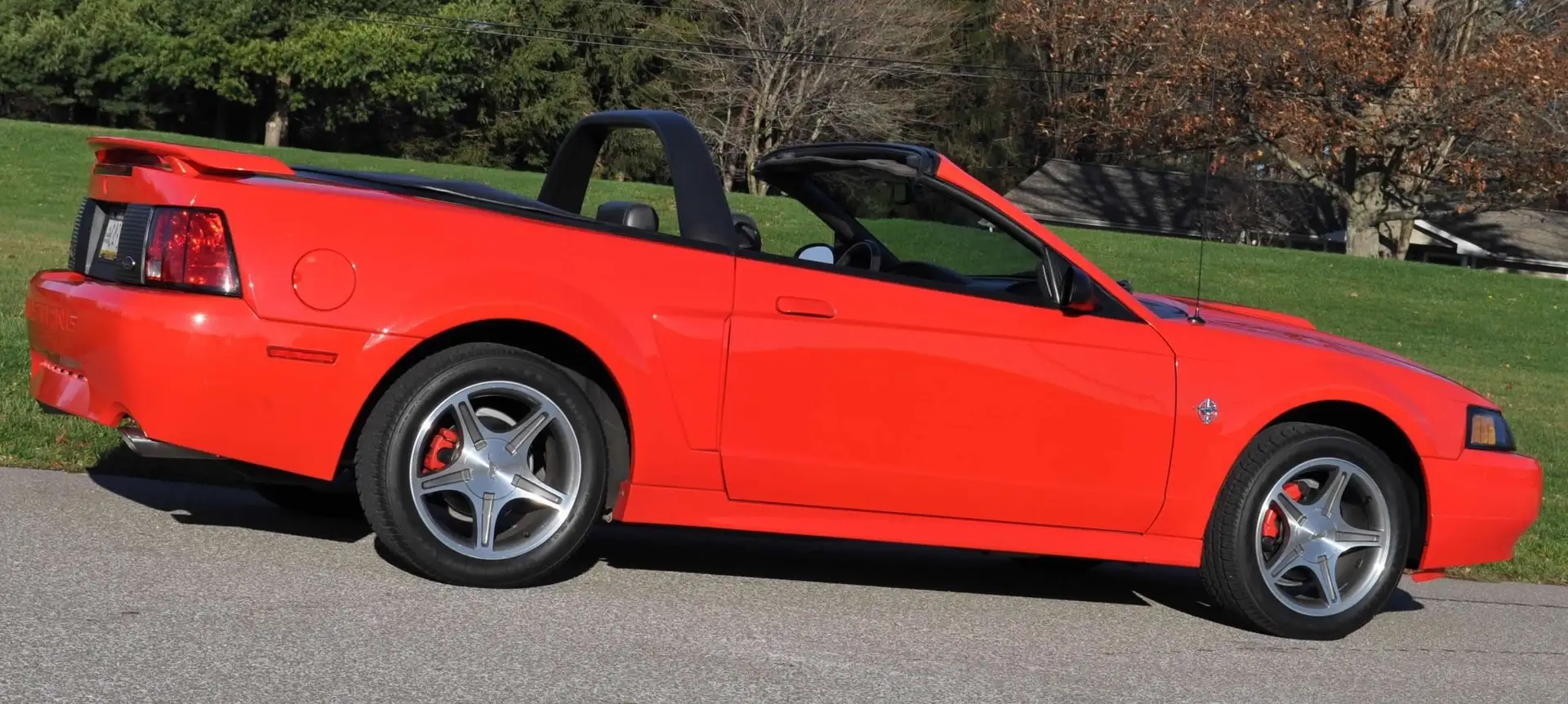 Ford Mustang Червоний - 1