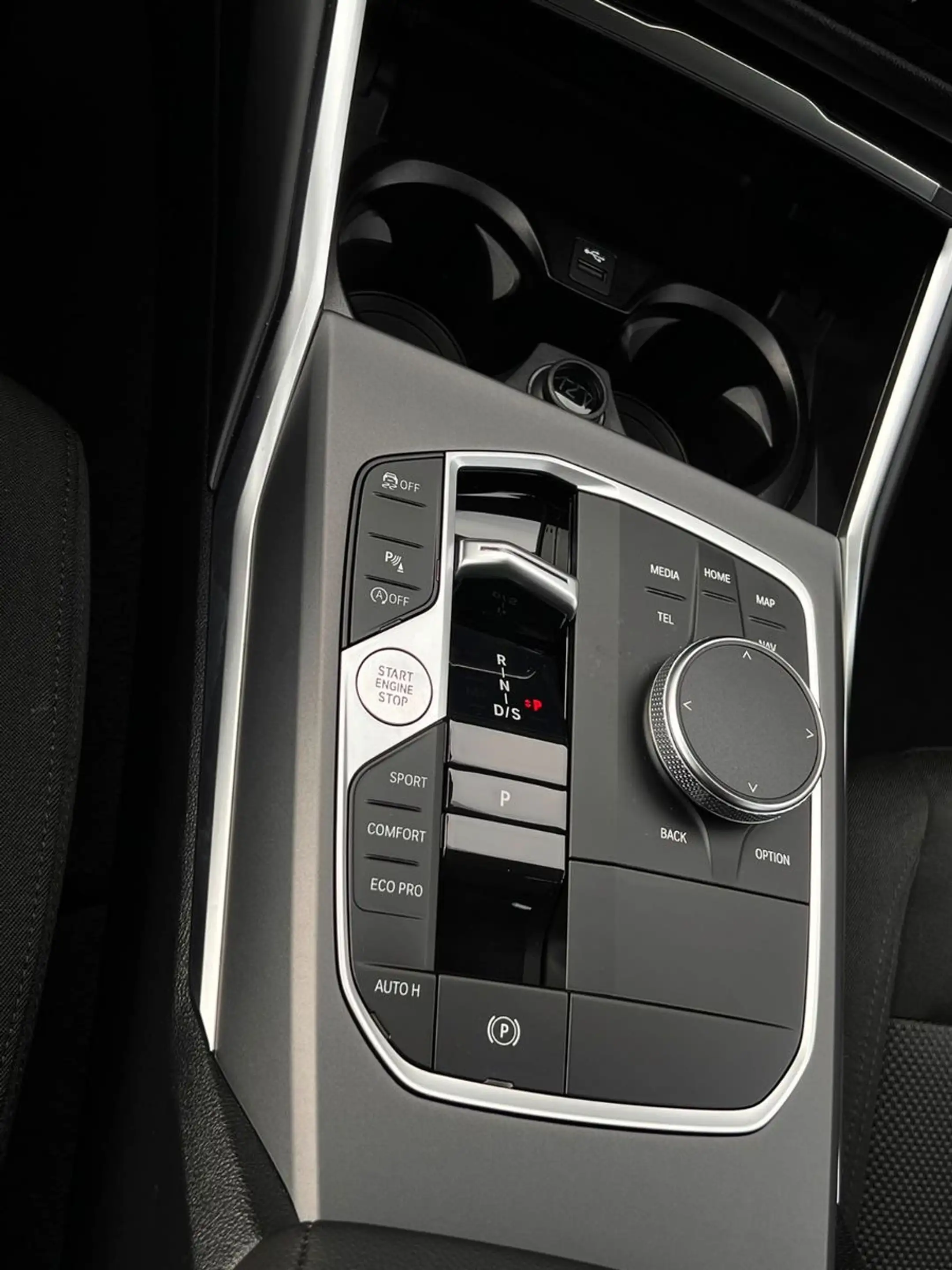 BMW 318 i Touring Facelift / Kamera/Sitzheiz/Navi — photo 14