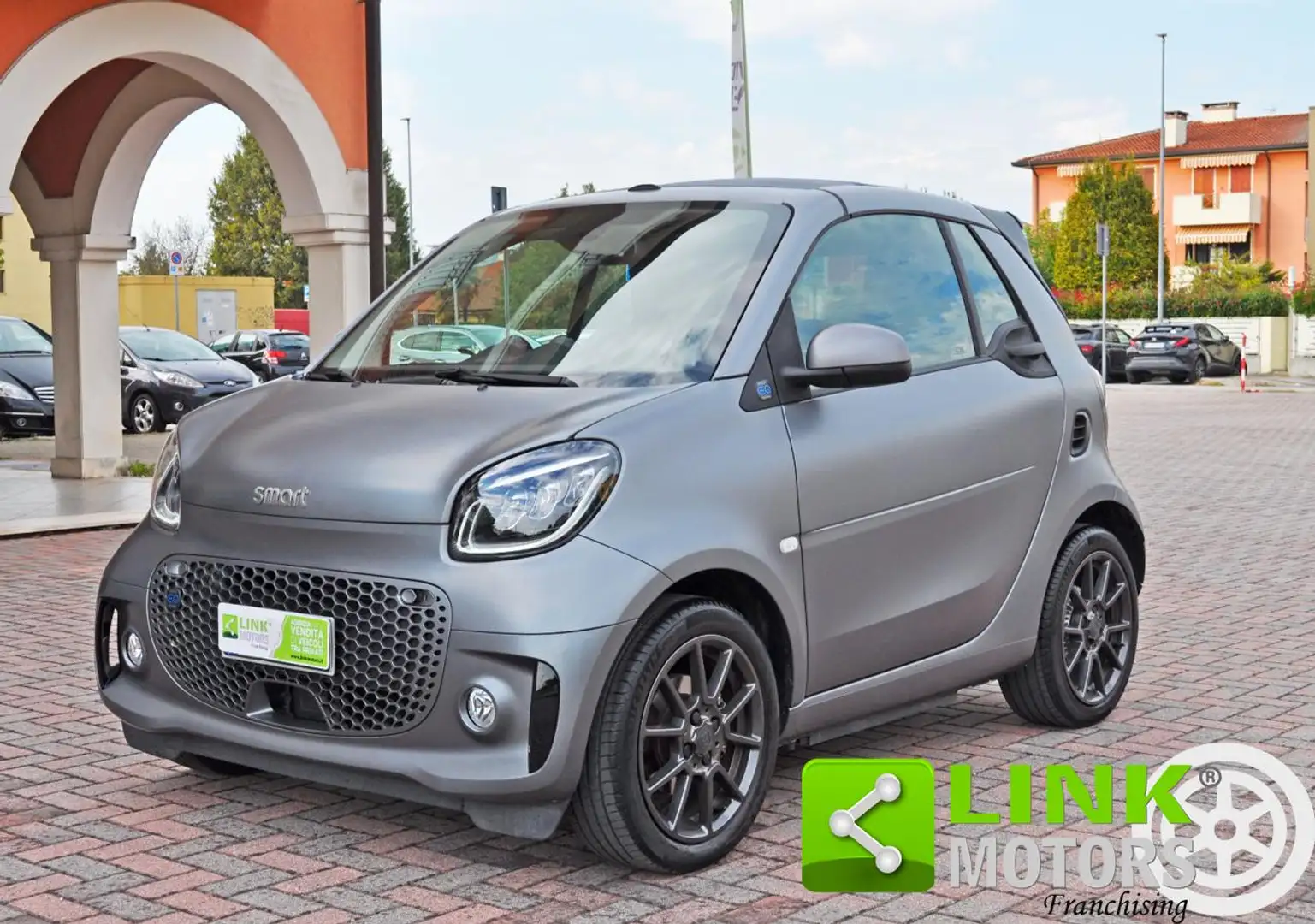 smart forTwo EQ cabrio Suitegrey (22kW) Gris - 1