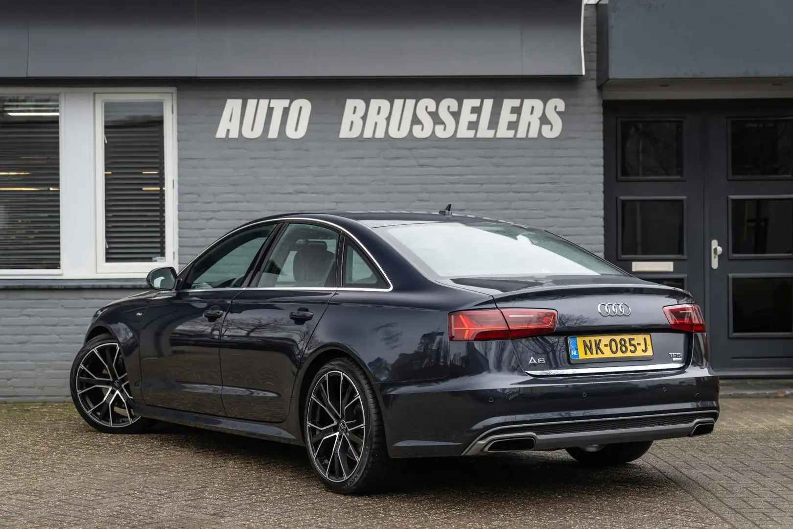 Audi A6 Limousine 1.8 TFSI ultra Lease Edition 20"LM zeer Blauw - 2