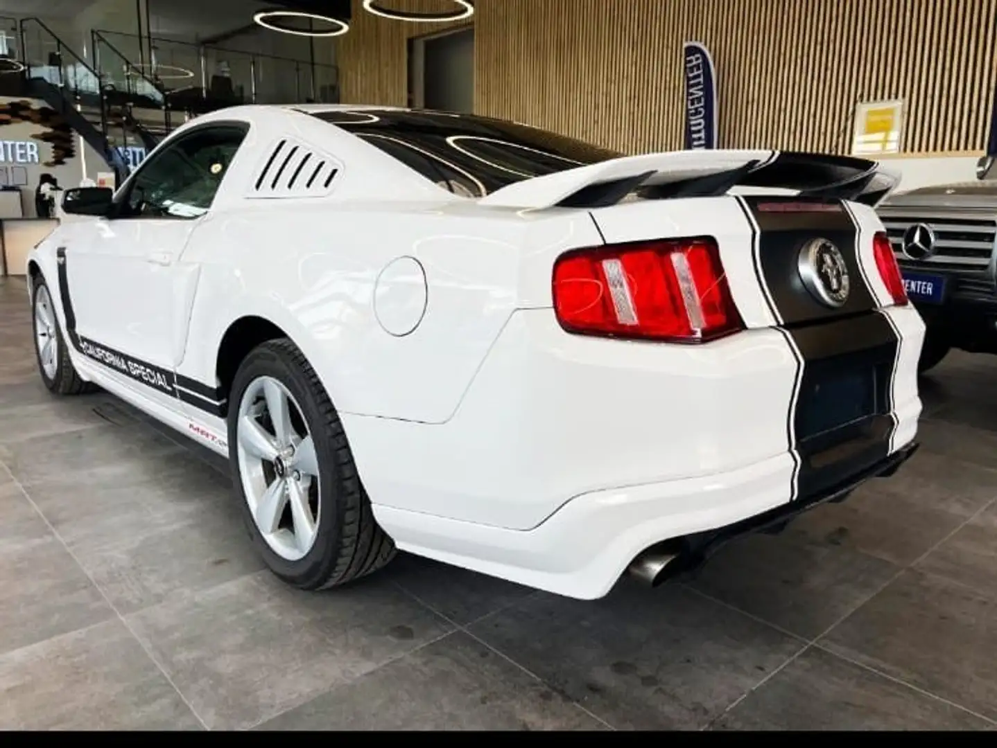 Ford Mustang - 2