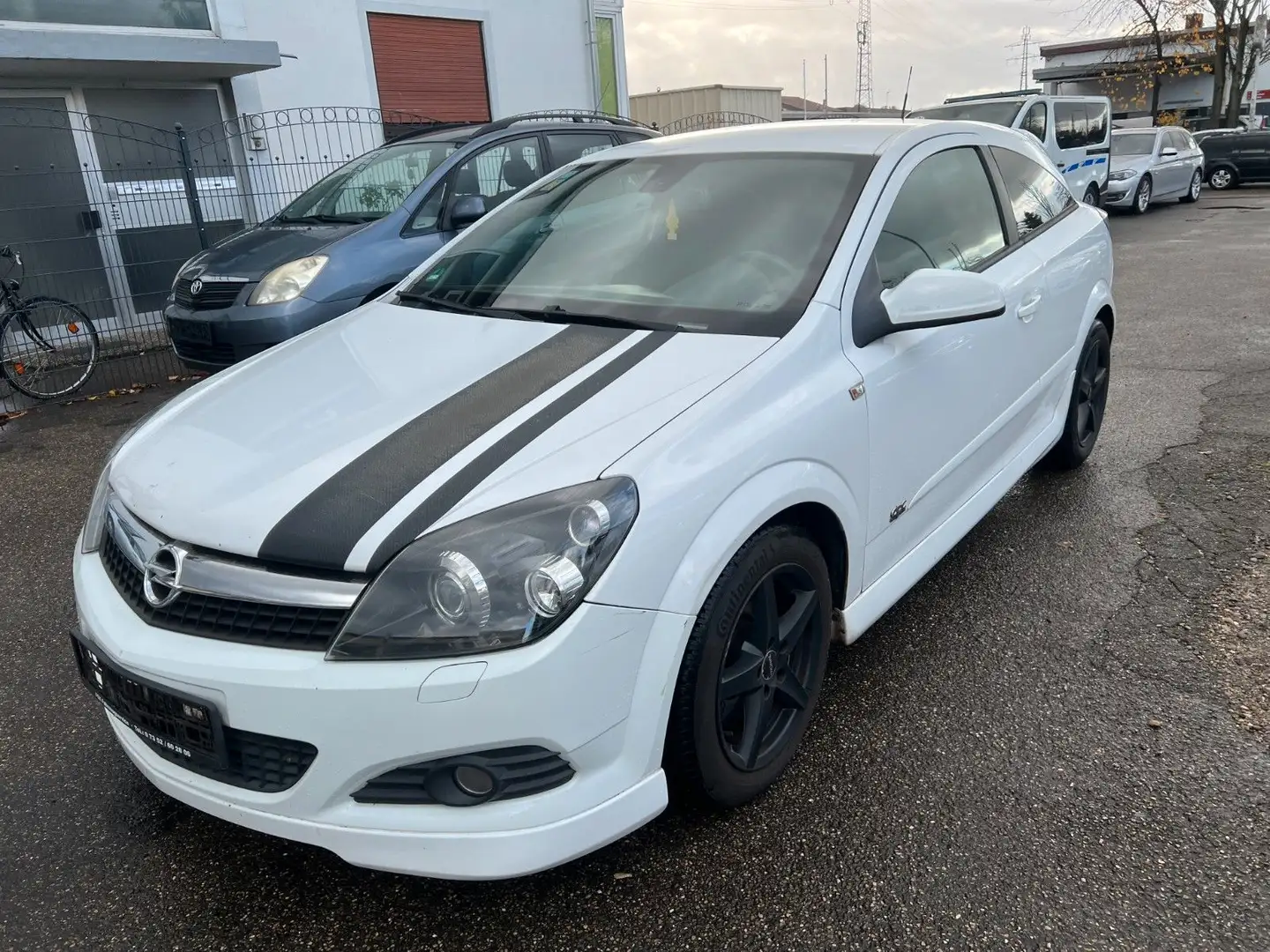 Opel Astra H Coupe 1.9 diesel OPC GTC Sport Blanco - 1