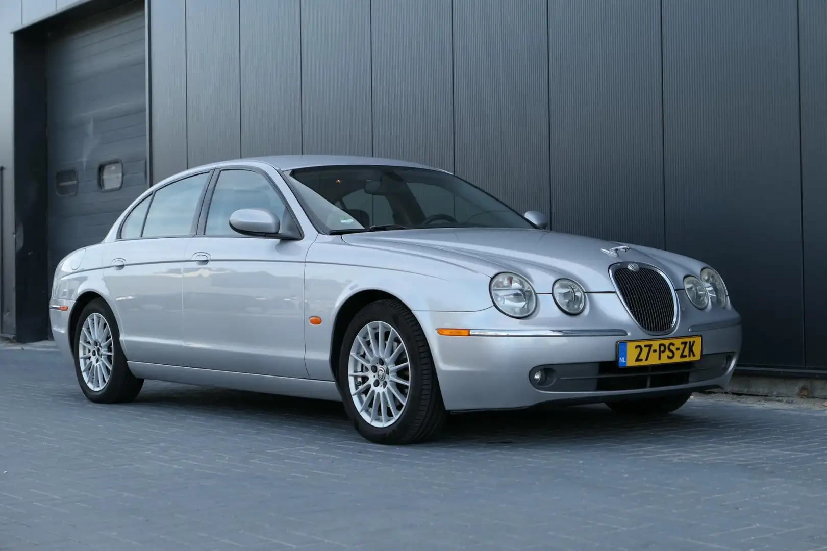 Jaguar S-Type 3.0 V6 Executive NAP Leder Cruise Navi Youngtimer Grijs - 2