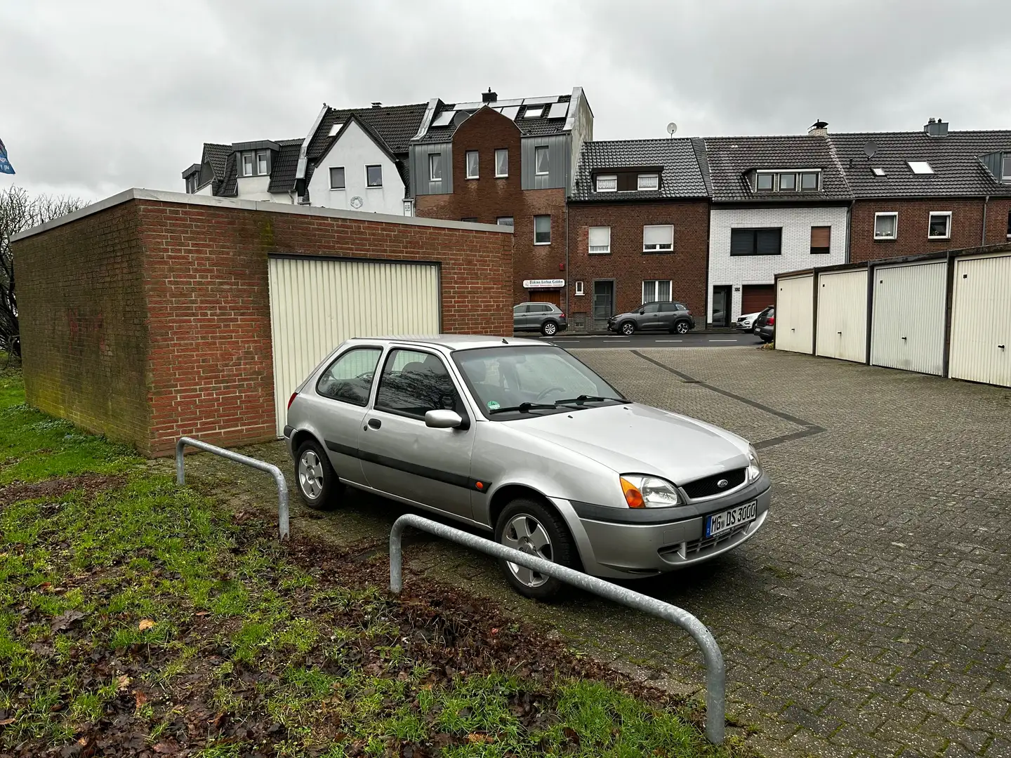 Ford Fiesta Fiesta Courier Argent - 1