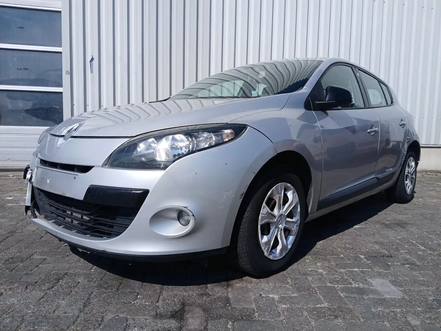 Renault Megane 1.5 dCi Dynamique SCHADEAUTO!! Grijs - 2