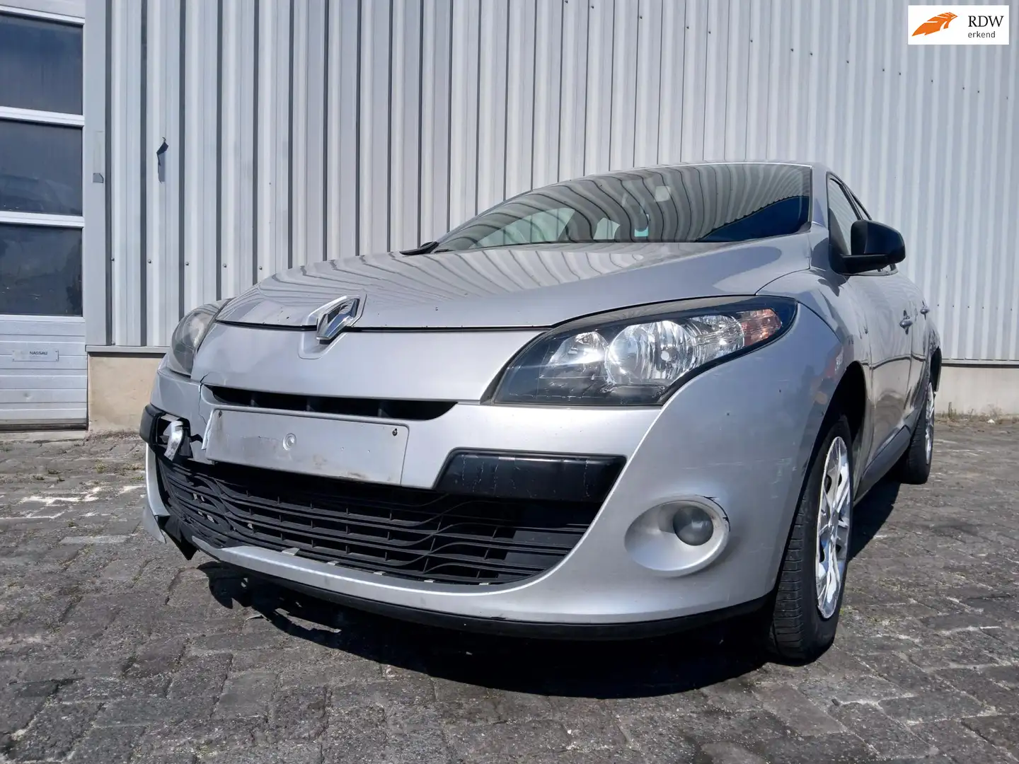 Renault Megane 1.5 dCi Dynamique SCHADEAUTO!! Grijs - 1
