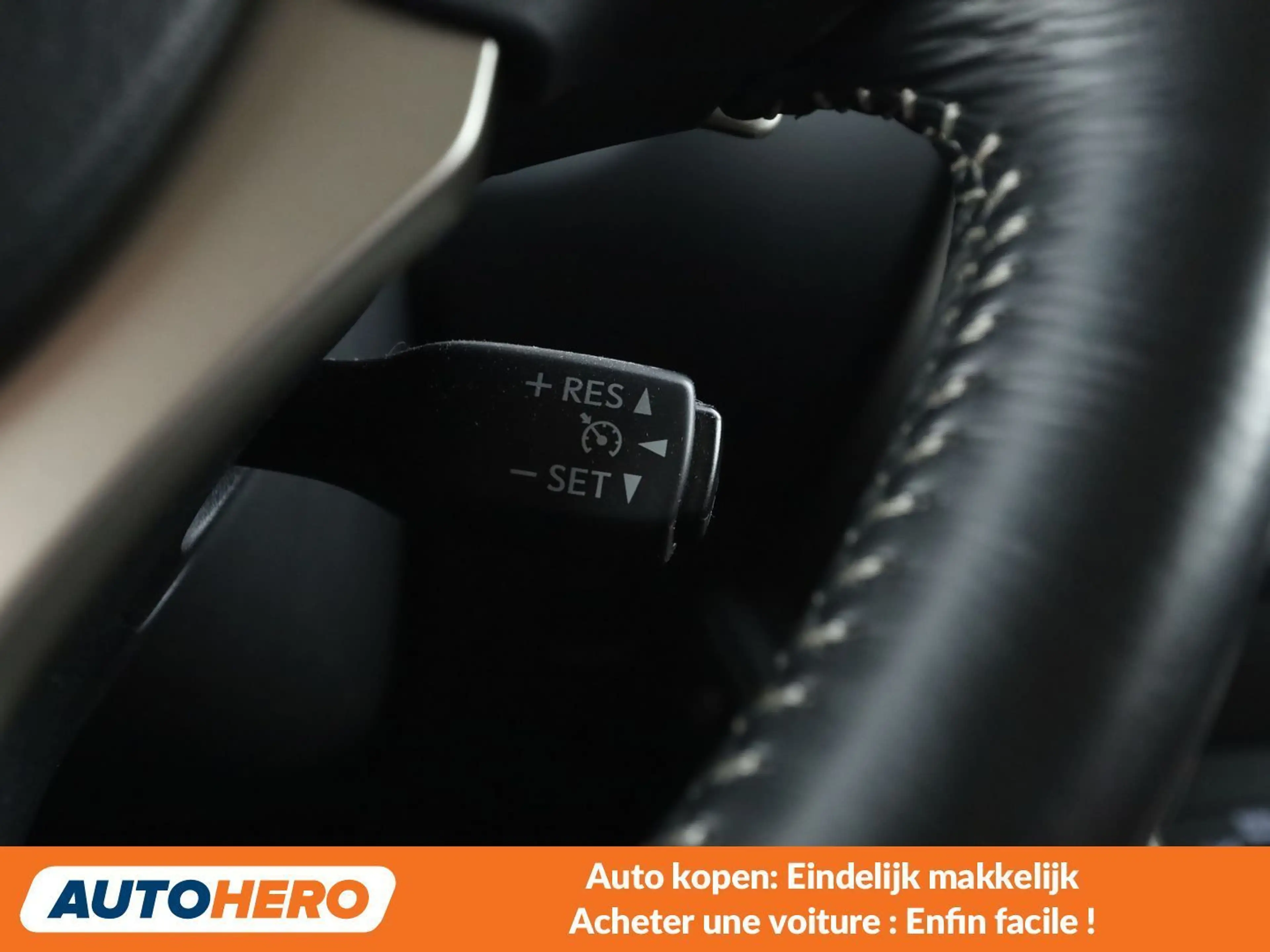Lexus NX 300h NX 300h — photo 12