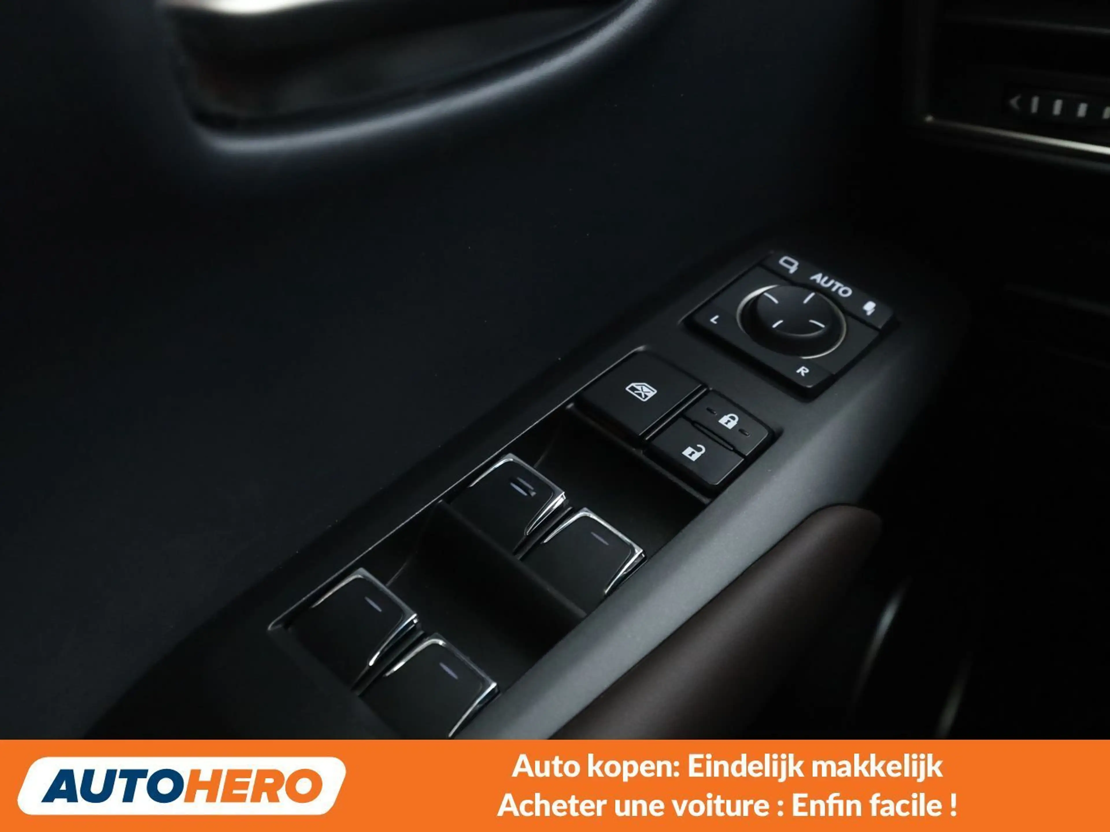 Lexus NX 300h NX 300h — photo 13