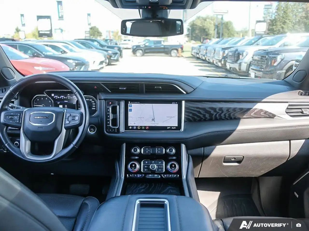 GMC Yukon снимка GMC Yukon