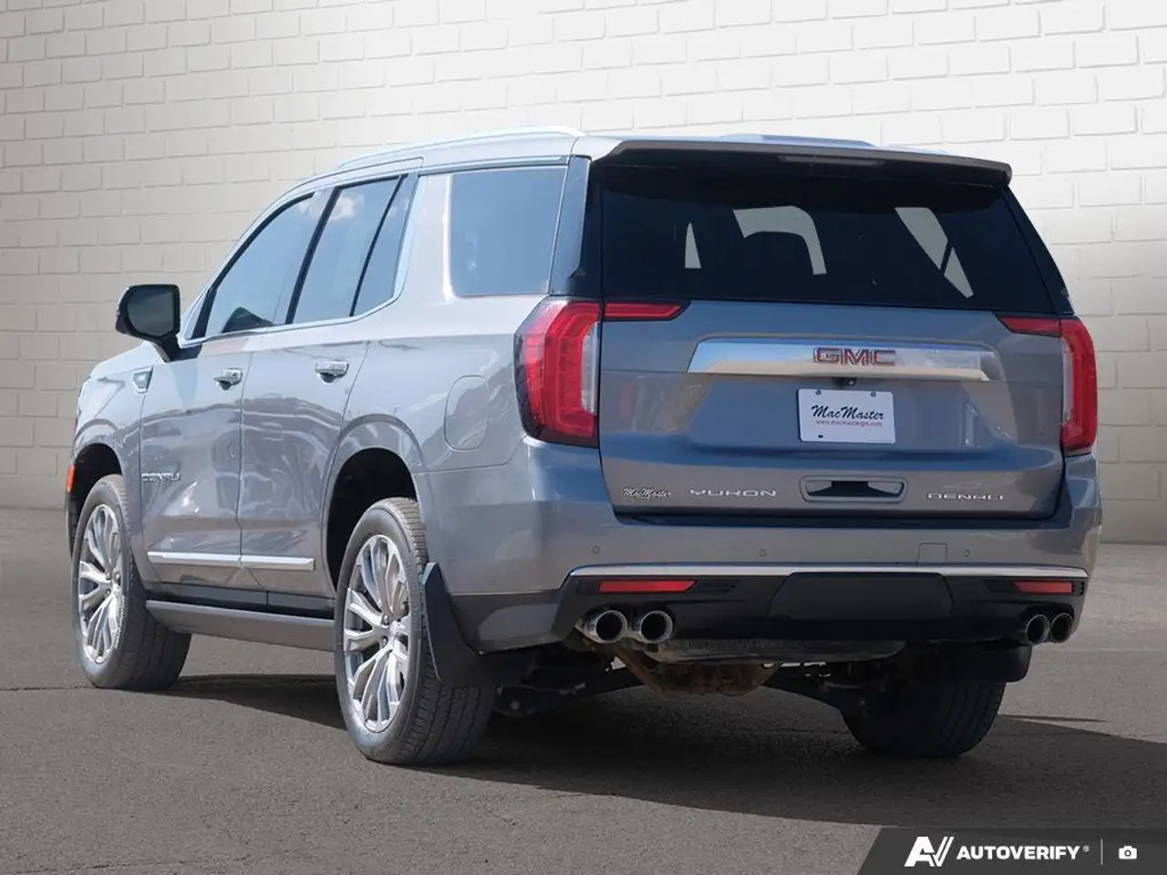 GMC Yukon снимка GMC Yukon