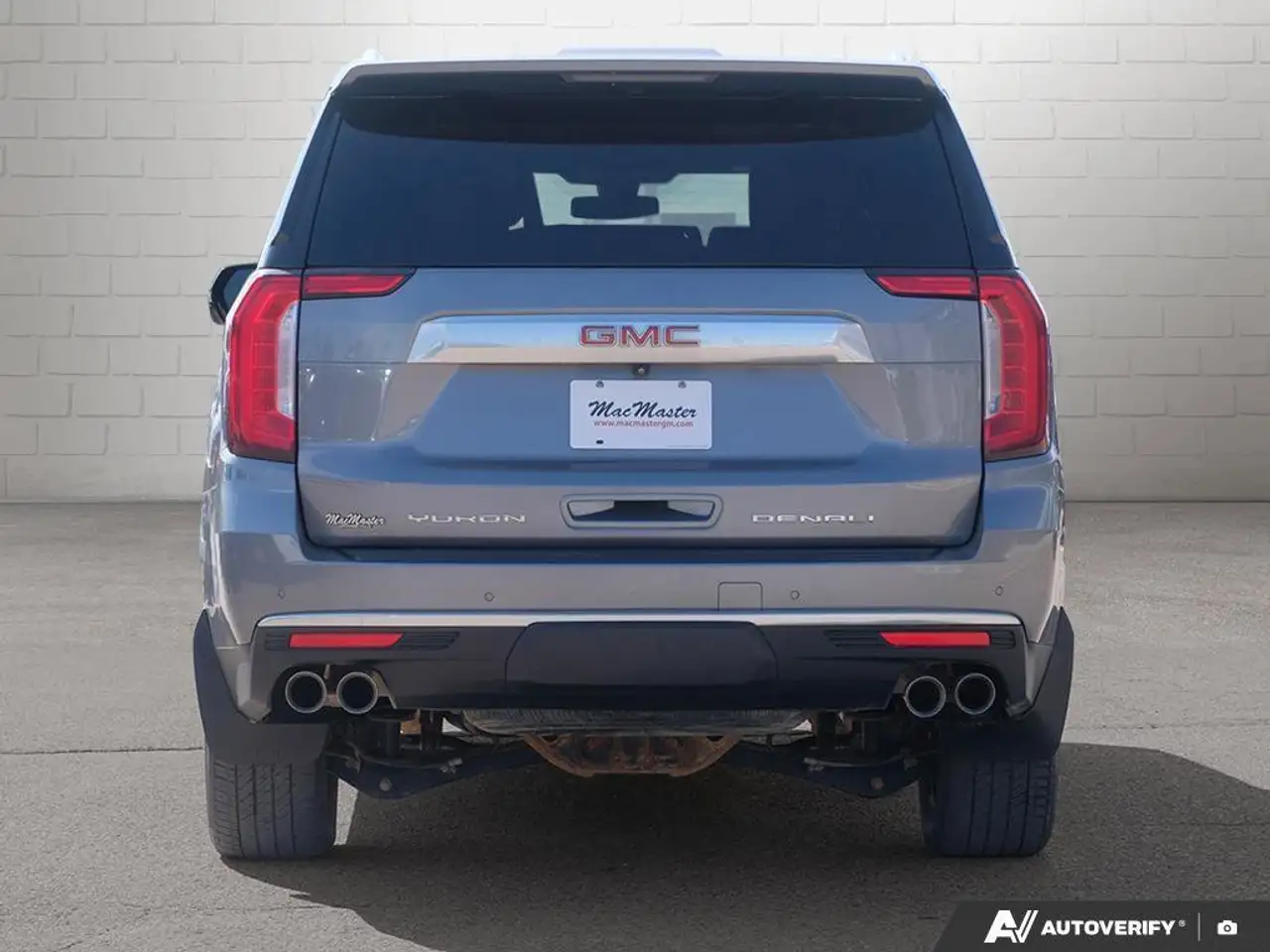 GMC Yukon снимка GMC Yukon