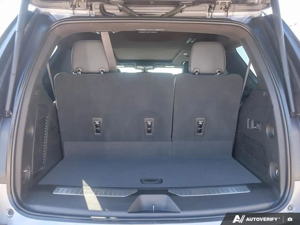 GMC Yukon снимка GMC Yukon