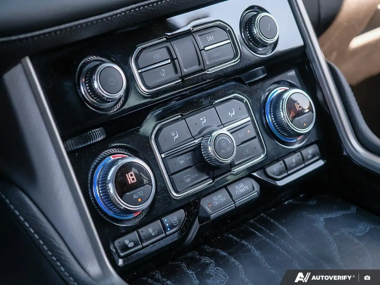 GMC Yukon снимка GMC Yukon