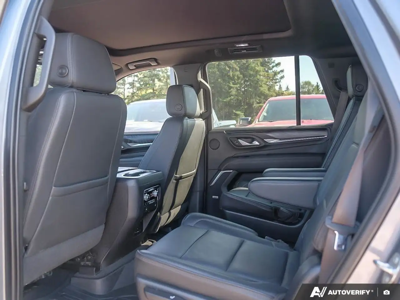 GMC Yukon снимка GMC Yukon