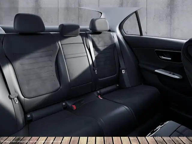 Mercedes-Benz C-Class view 9